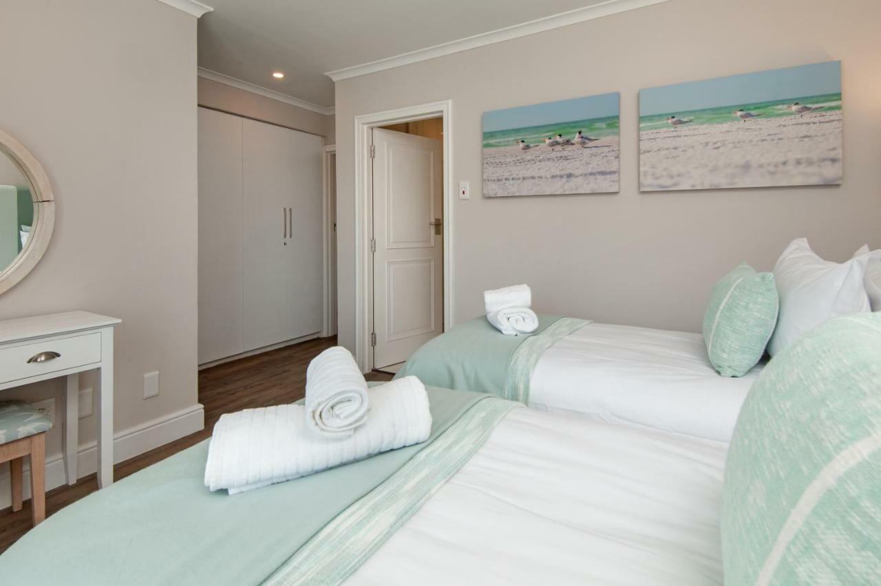 The Sun, Whales & Waves - Seafront Apartment เฮอร์มานุส ภายนอก รูปภาพ