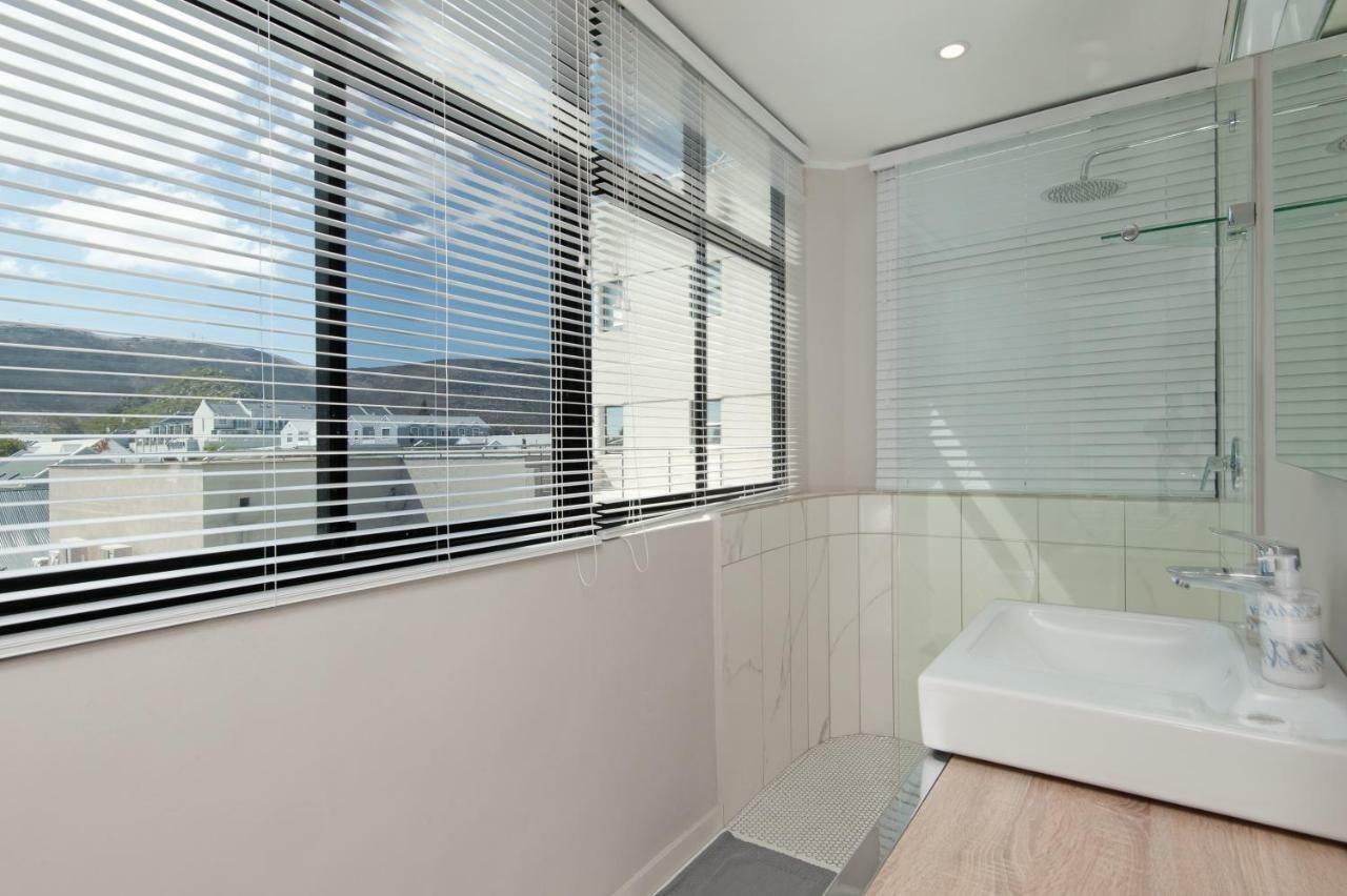 The Sun, Whales & Waves - Seafront Apartment เฮอร์มานุส ภายนอก รูปภาพ